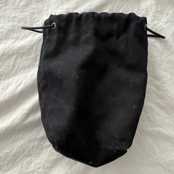 👑✅PRICE FIRM✅👑Red Patent Chanel Small Cosmetic Case & Black Pouch - Picture 14 of 17